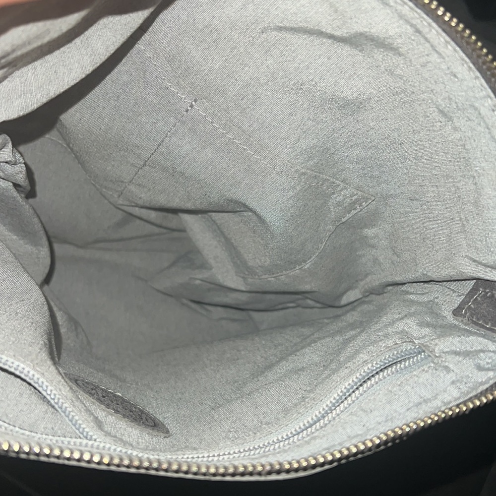 Roots Leather Charcoal Canadian Villager Tribe Crossbody Bag - Picture 9 of 16